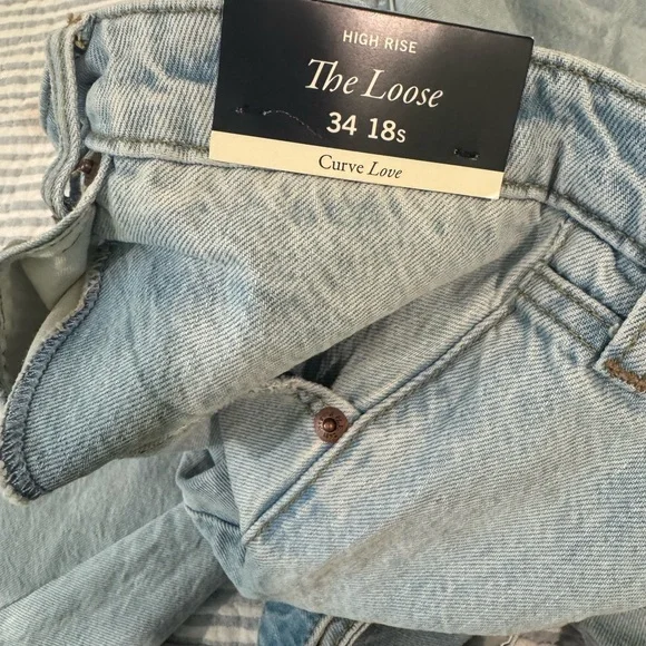 Abercrombie & Fitch Blue Relaxed Curve Love Jeans - Picture 3 of 4